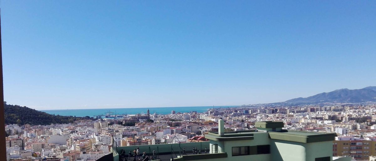 Vistas panorámicas de Málaga desde Fuente Olletas